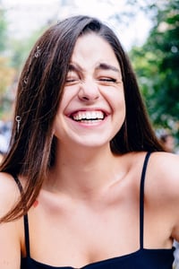 como-mejorar-la-sonrisa-sin-ortodoncia-2